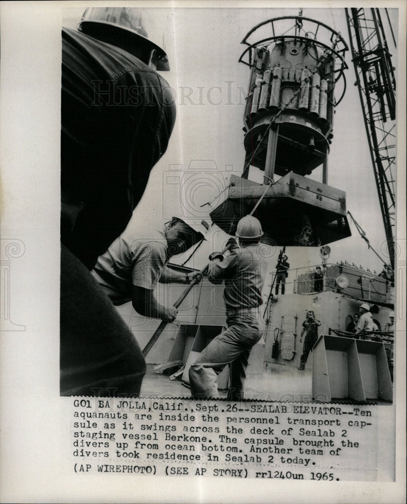 1965 Press Photo Ten aquanauts personnel transport - Historic Images