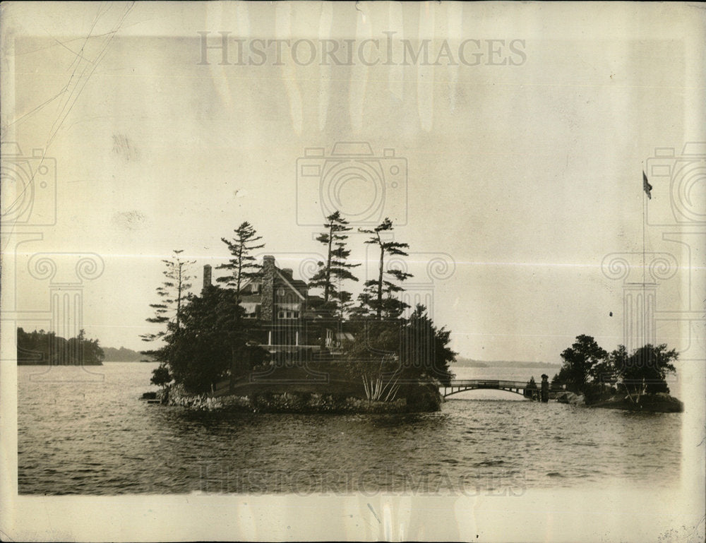 1937 Press Photo Zavikon Island Tiniest Bridge Stripes - Historic Images