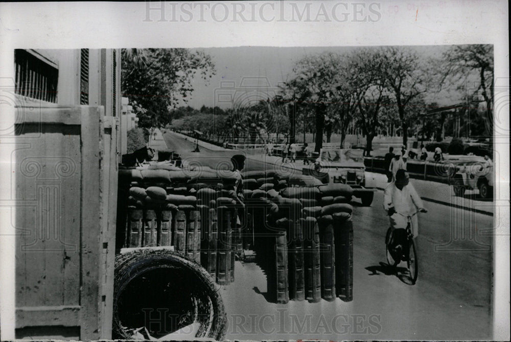 1953 Press Photo Ismailia Police building sandbags - Historic Images