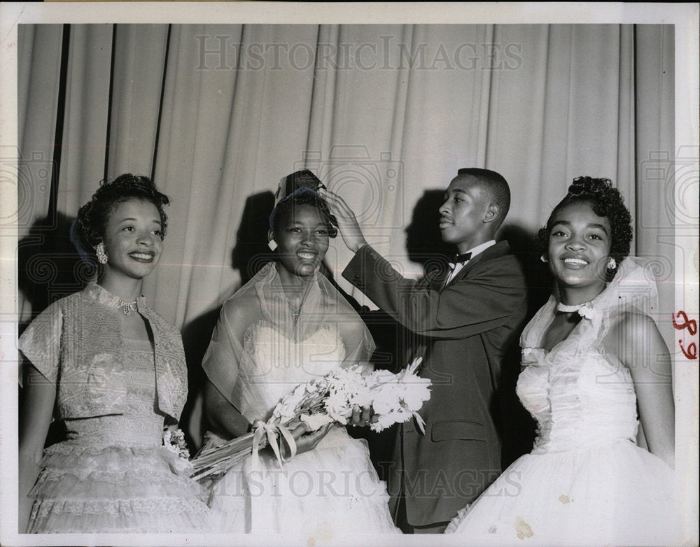 1957 Press Photo Barbara Cummings Miss Gibbs High - Historic Images