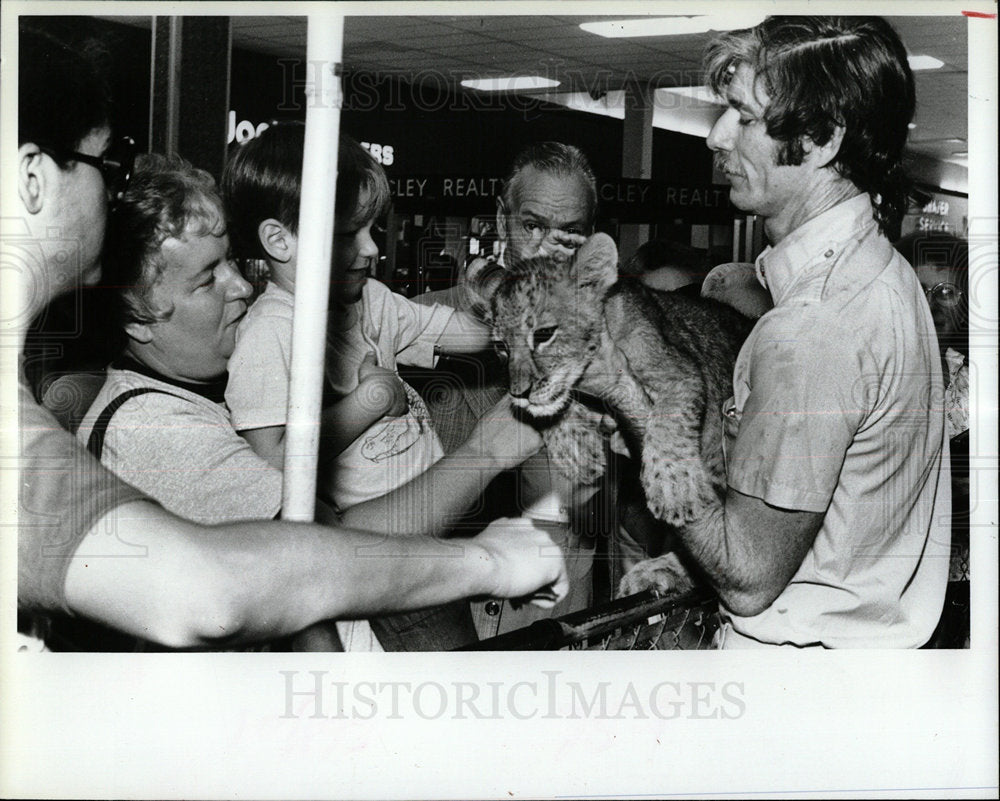 1985 Press Photo Jagard Species Exhibition - Historic Images