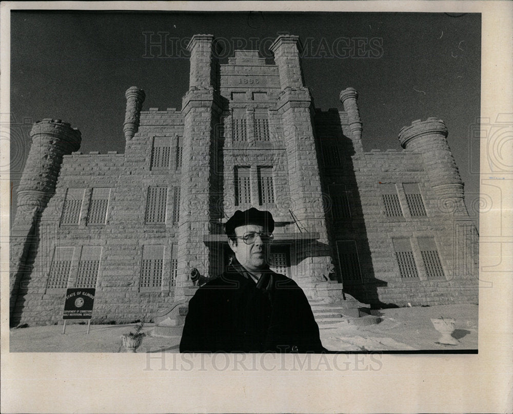 1977 Press Photo Wolff Warden Toilet Correction Center - Historic Images