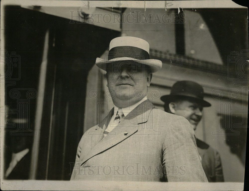 1944 Press Photo White Republican convention Man stands - Historic Images