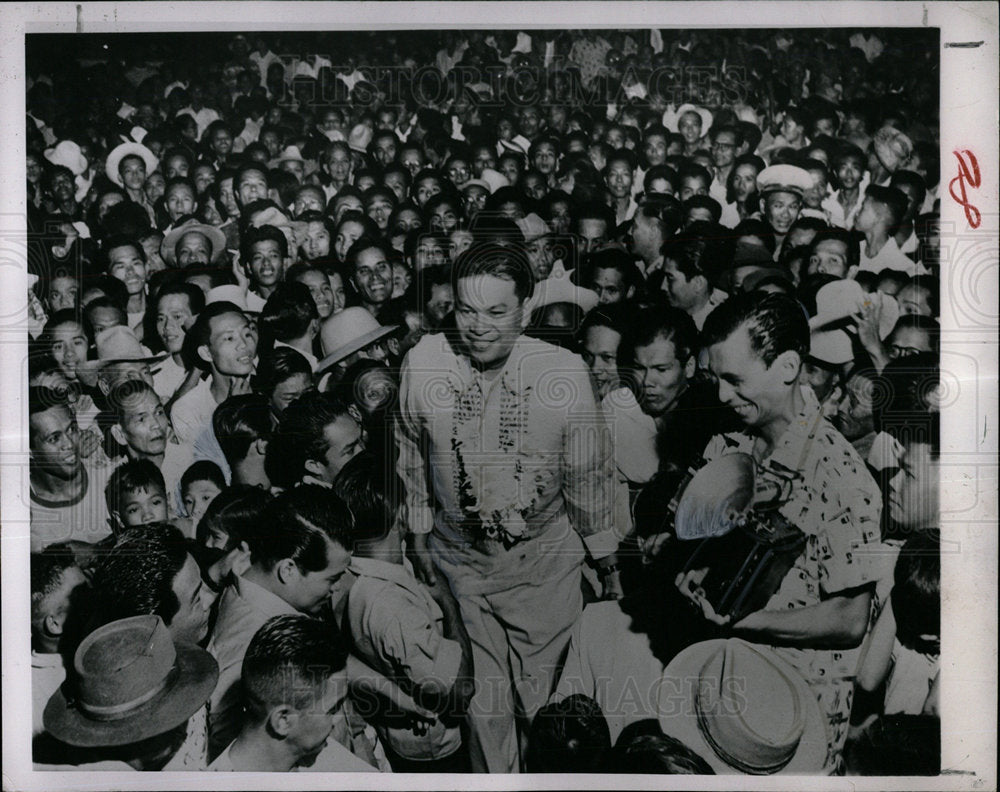 1953 Press Photo Ramon Magsaysay Rabid Philippines walk - Historic Images