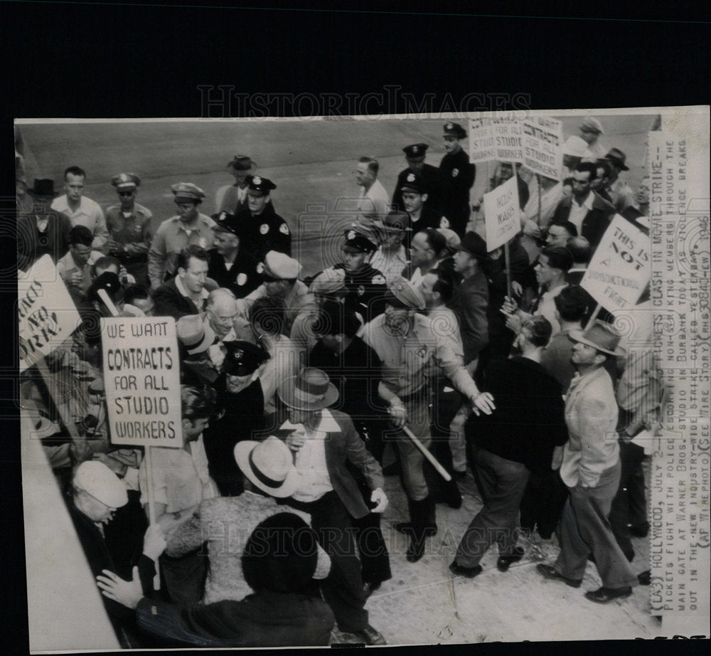 1946 Press Photo Warner Brothers Burbank Studio Strike - Historic Images