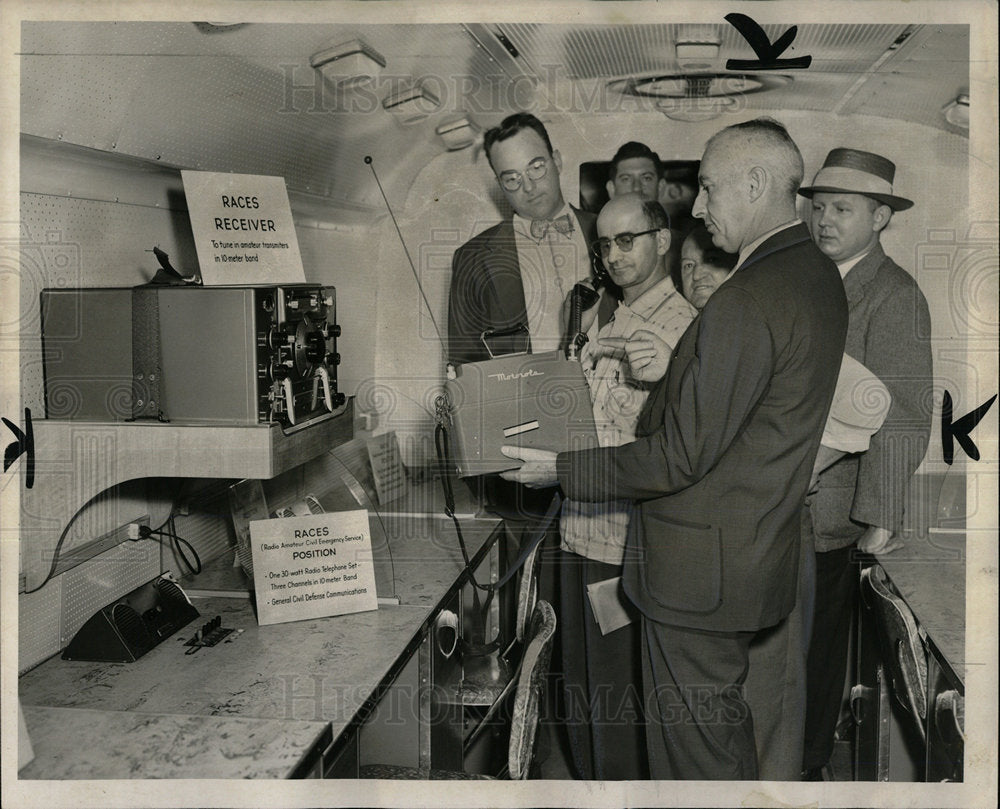 1956 Press Photo Chicago Civil defense corp Hall Parked - Historic Images