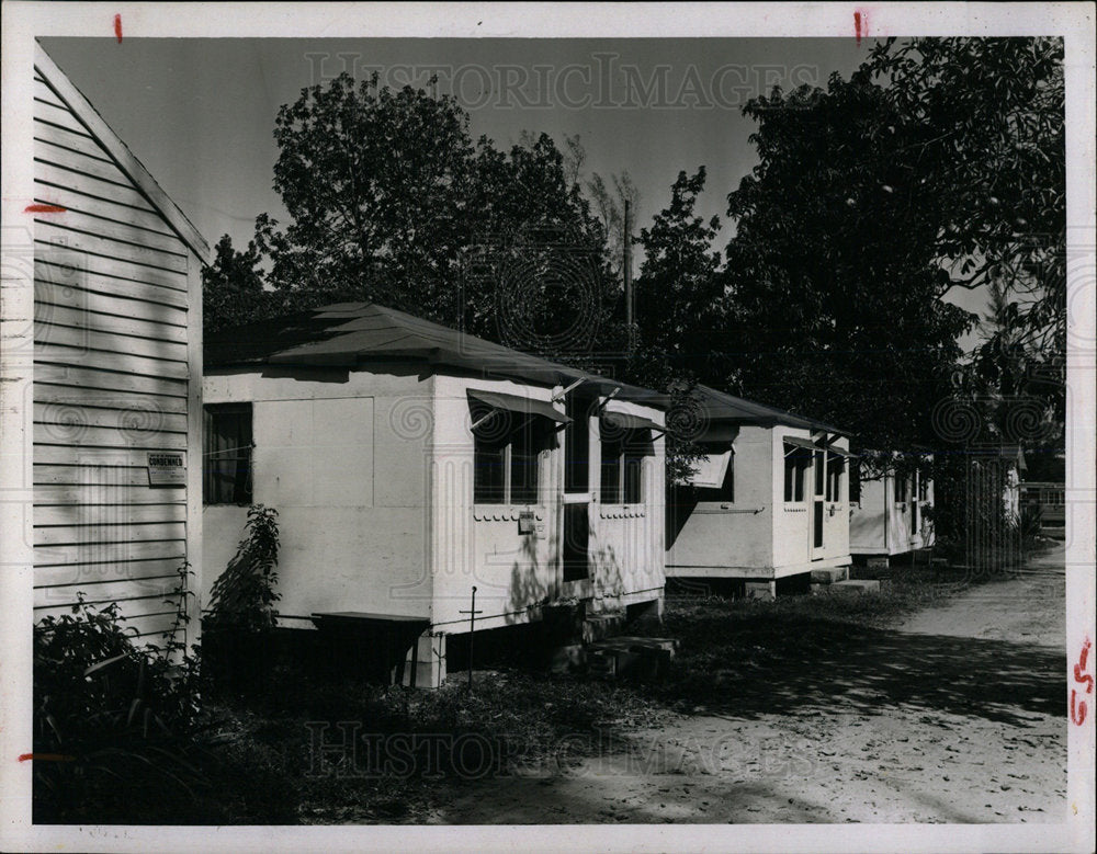 1955 Press Photo Park City lights gas cottage safety - Historic Images