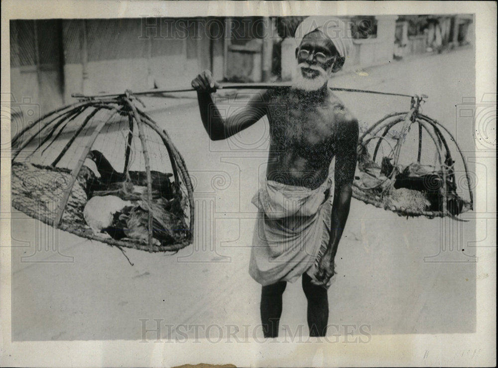 1931 Press Photo Chicken Merchant Business Ceylon Trade - Historic Images