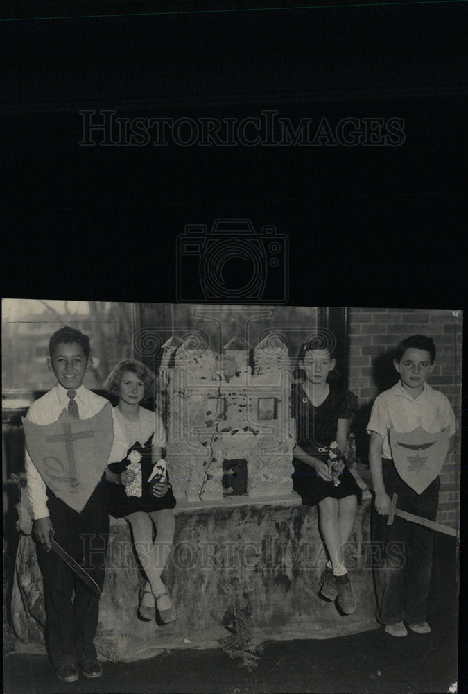 Press Photo Leona Whiteley Ian Jenkins Emmett Mason - Historic Images