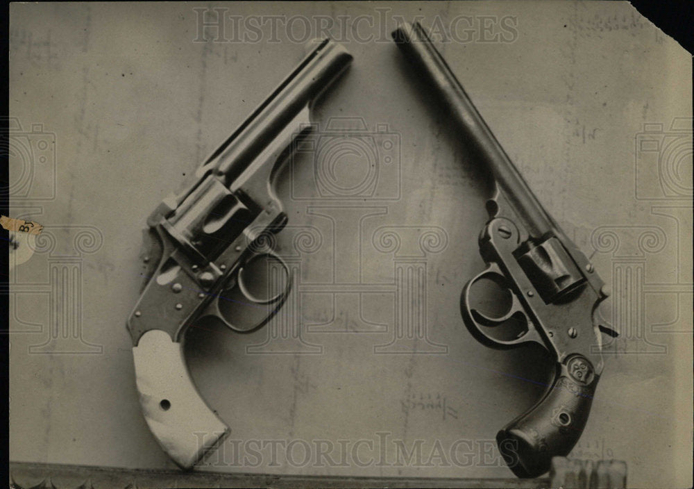 Press Photo Old Fashioned Guns - Historic Images