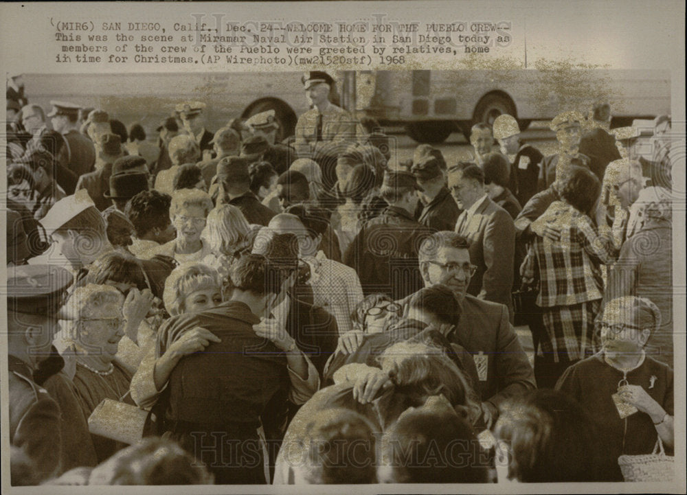 1968 Press Photo Miramar Naval Air Station Crew Pueblo - Historic Images