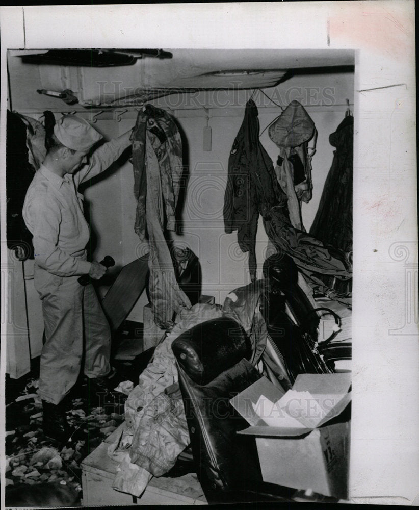 1954 Press Photo Lt Jack Minner pilots ready room fire - Historic Images