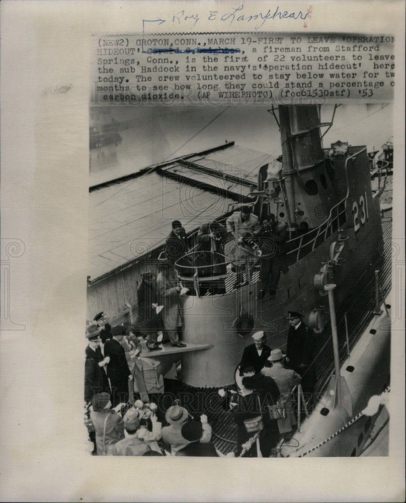 1953 Press Photo Fireman Stafford Springs sub Haddock - Historic Images