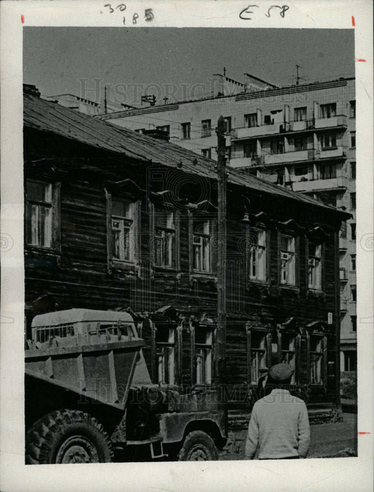 1972 Press Photo Modern Apartment Buildings Replacing - Historic Images