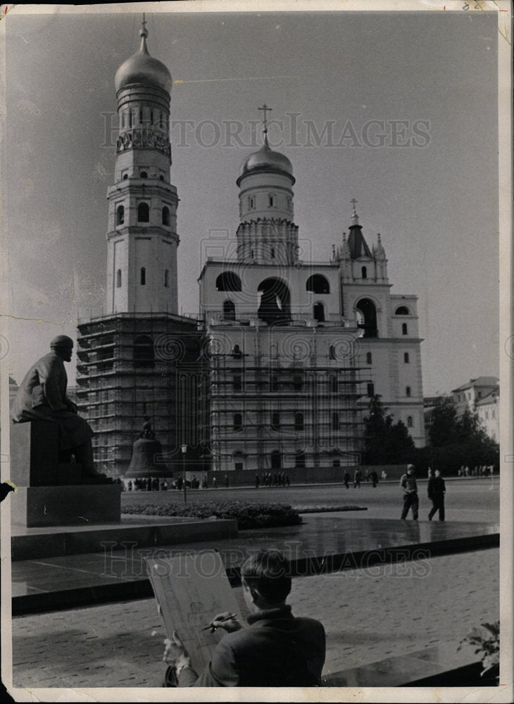 1968 Press Photo Kremlin Moscow Sketched Artist - Historic Images