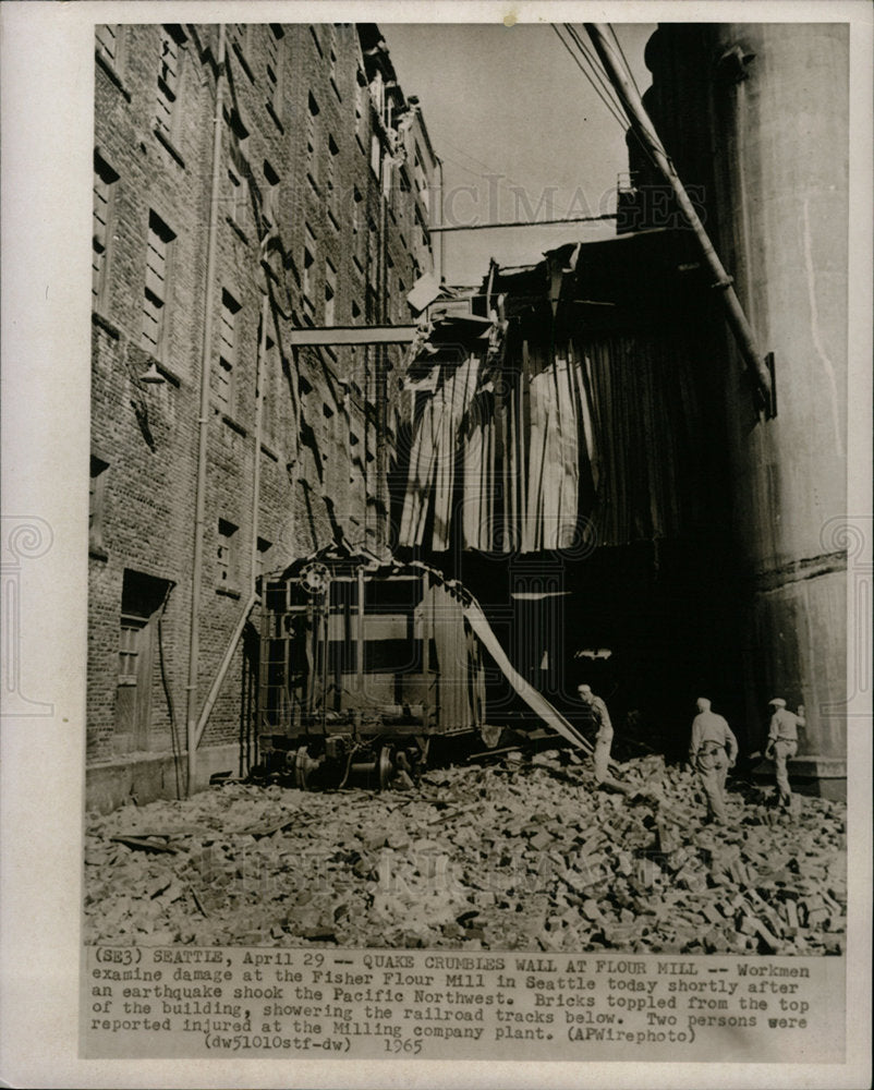 1965 Press Photo Seattle Earthquake Damage Flour Mill - Historic Images