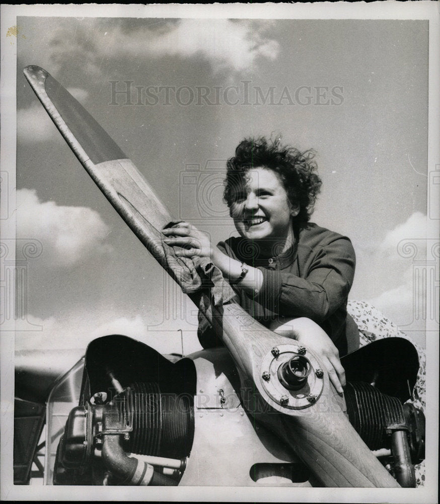 1955 Press Photo Youngest Student Pilot, Inge Muelle - Historic Images