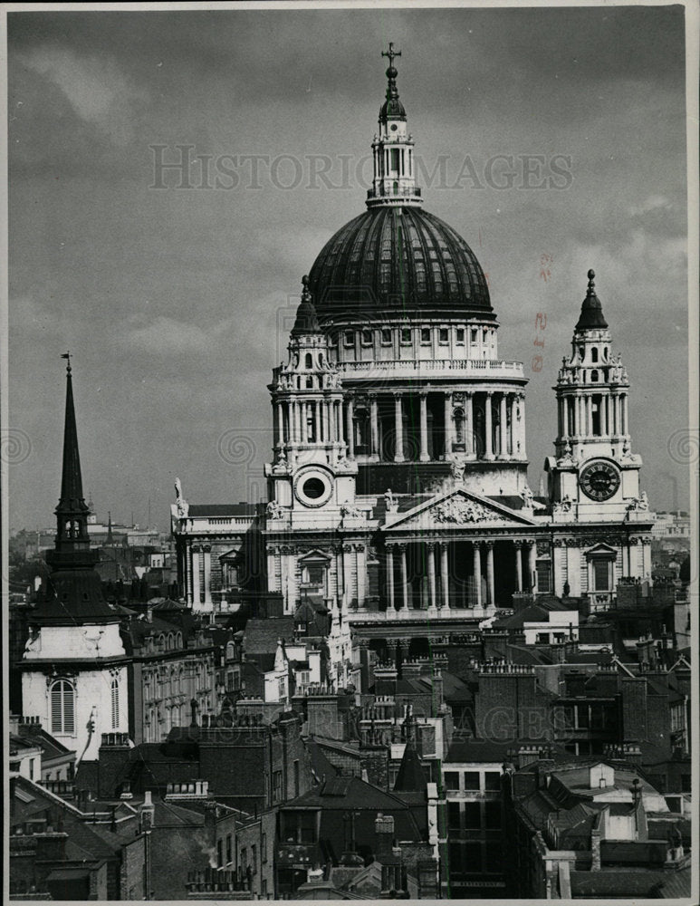 Press Photo of St. Paul&#39;s Cathedral in London - Historic Images