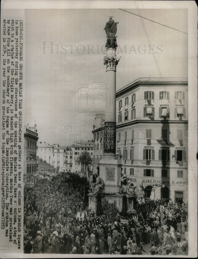 1953 Press Photo Crowd Spanish Square Rome Marian Year - Historic Images