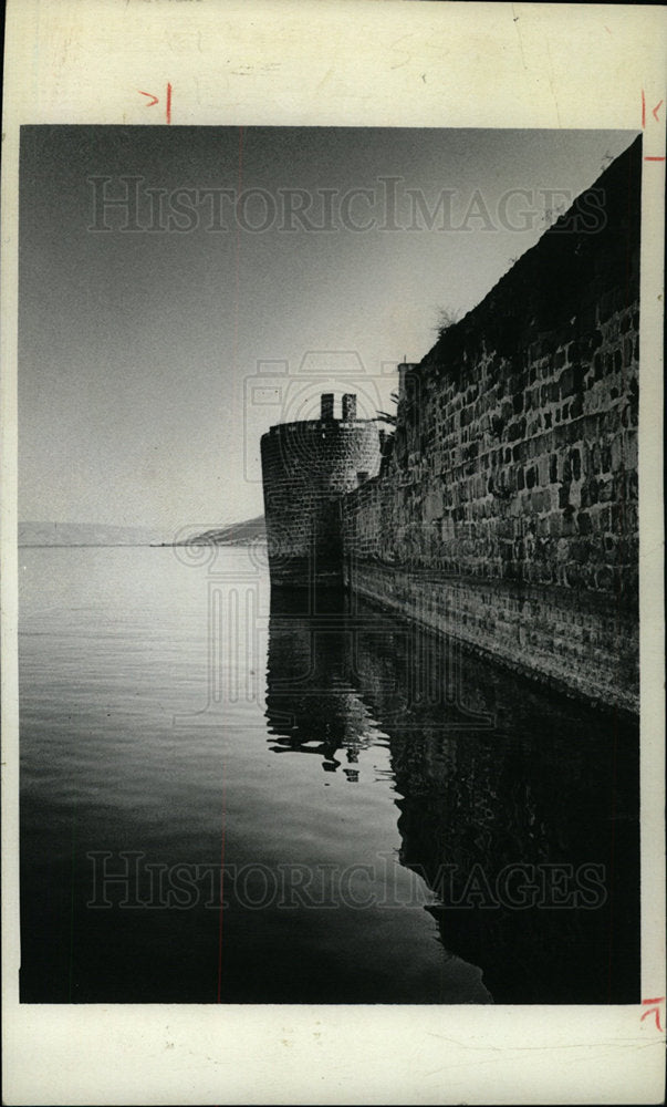 1972 Press Photo Israeli City Tiberias Old Fort Walls - Historic Images