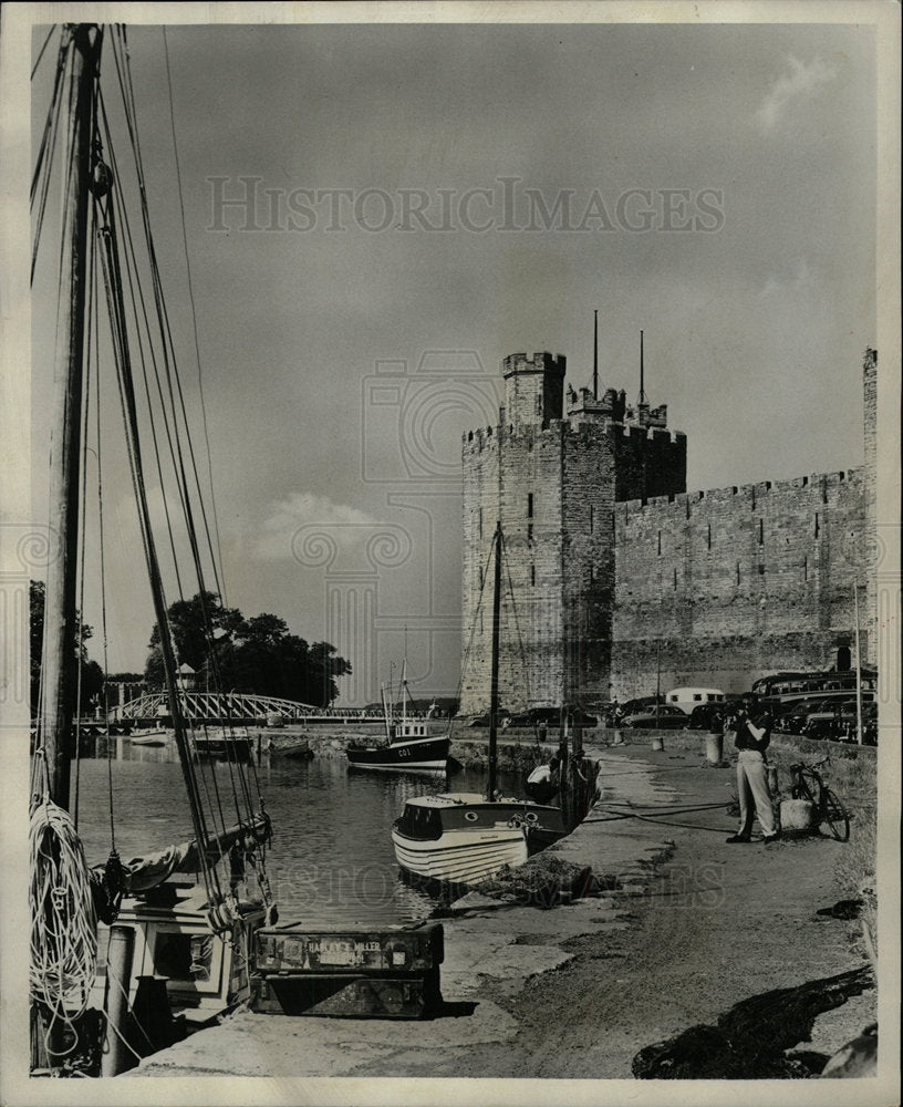 1982 Press Photo Caernarvon Castle Wales England - Historic Images