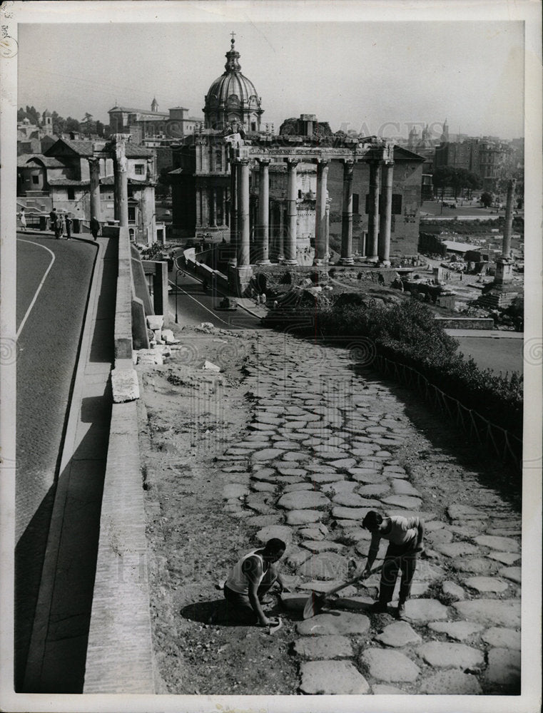 1955 Press Photo Italian Historical Roman Roads Repair - Historic Images