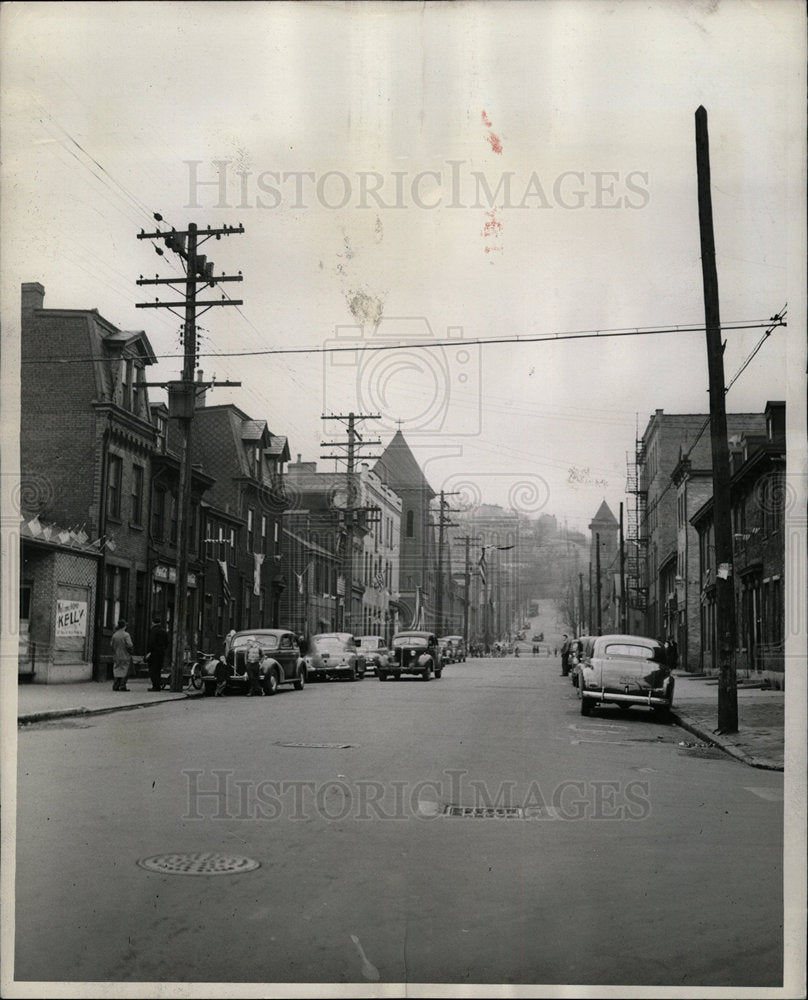1944 Press Photo Shawano St. Pittsburgh Decorations - Historic Images