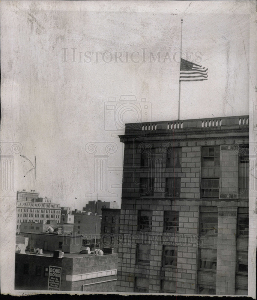 1951 Press Photo Flag Half Staff at Nat&#39;l Press Club - Historic Images