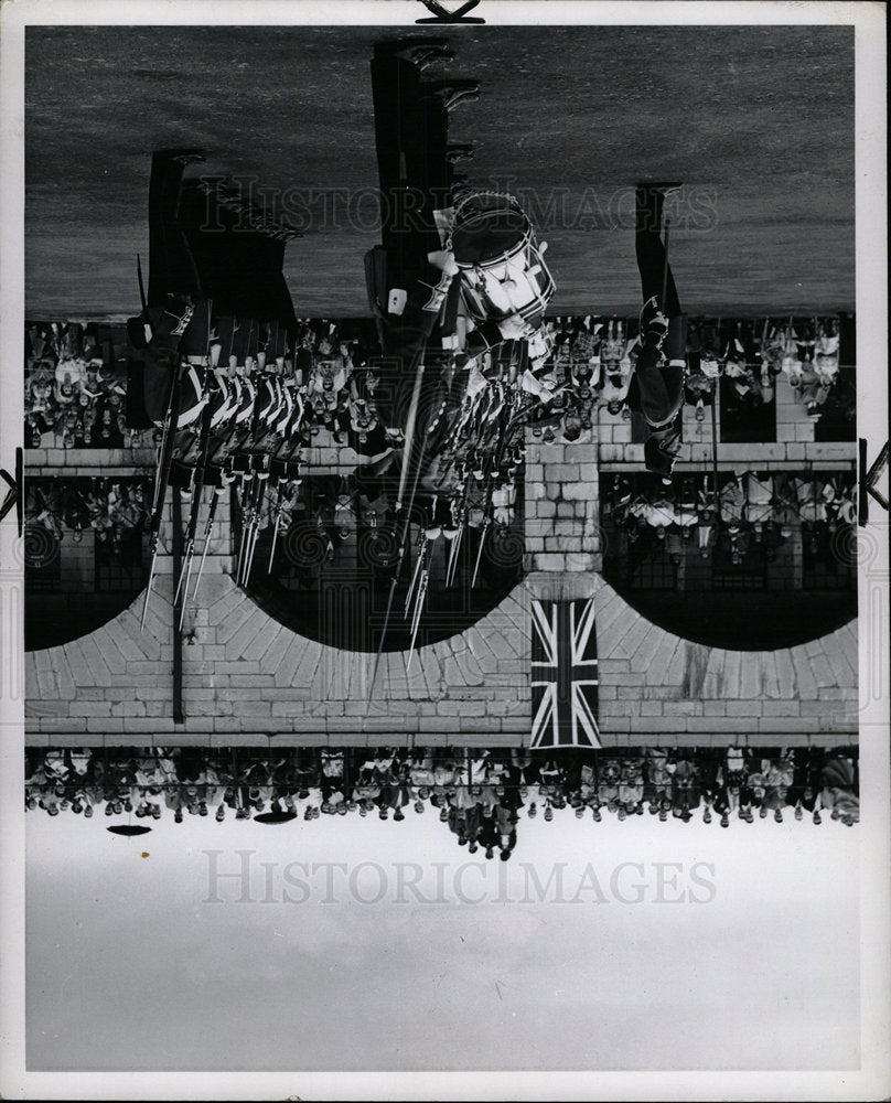 1960 Press Photo Guards Parade Old Fort Henry Kingston - Historic Images