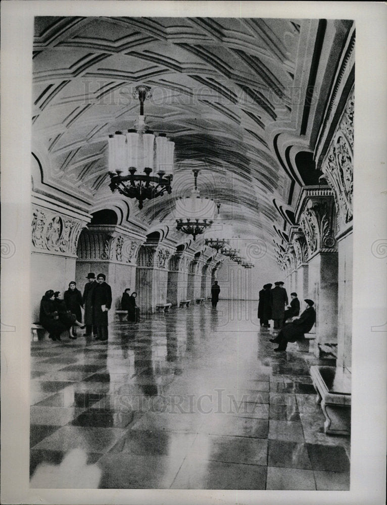 1952 Press Photo Russia Botanical Gardens Subway - Historic Images