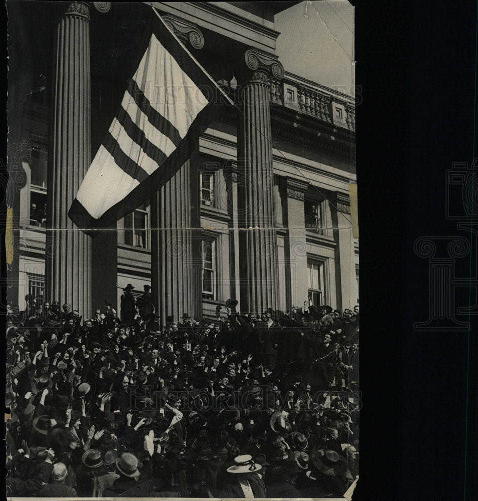 1918 Press Photo US Department of Treasury Flag - Historic Images