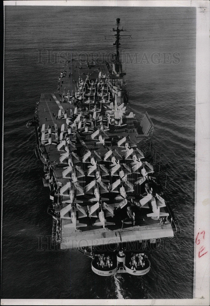 1956 Press Photo The Carrier Yorktown On Way To Orient - Historic Images