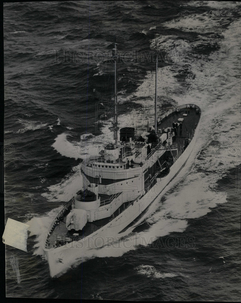 Press Photo Coast Guard Cutter Bibb/Bermuda Sky Queen - Historic Images