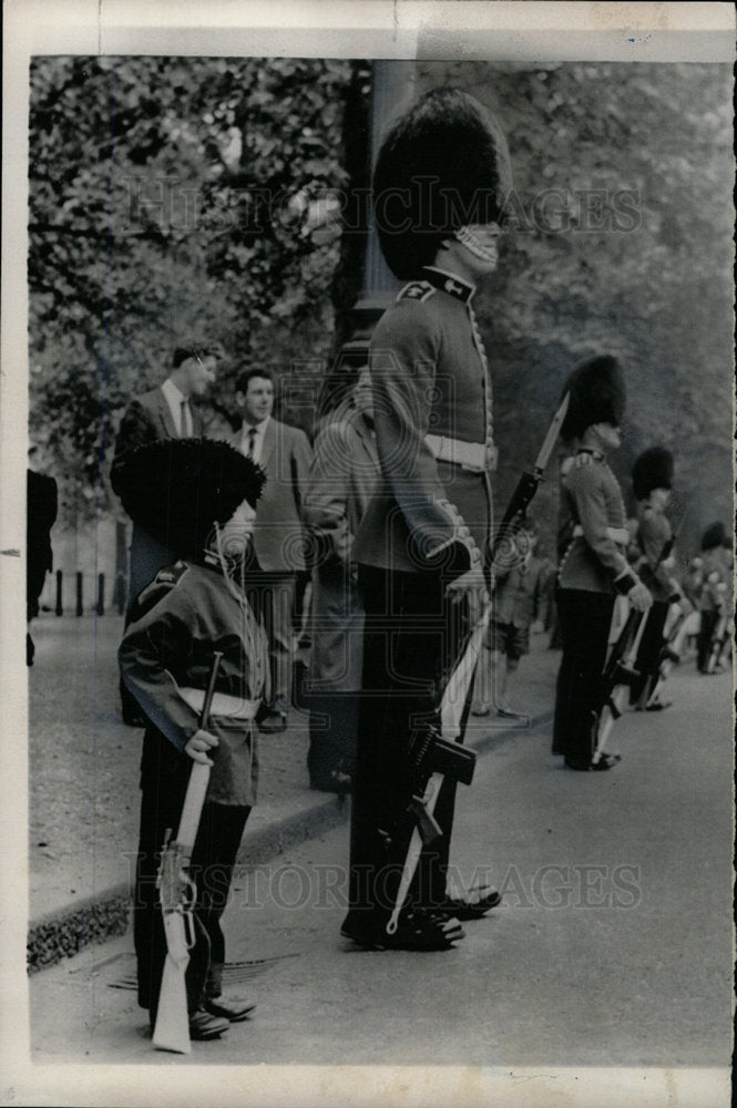 1965 Henry Clinton Davis London Buckingham-Historic Images