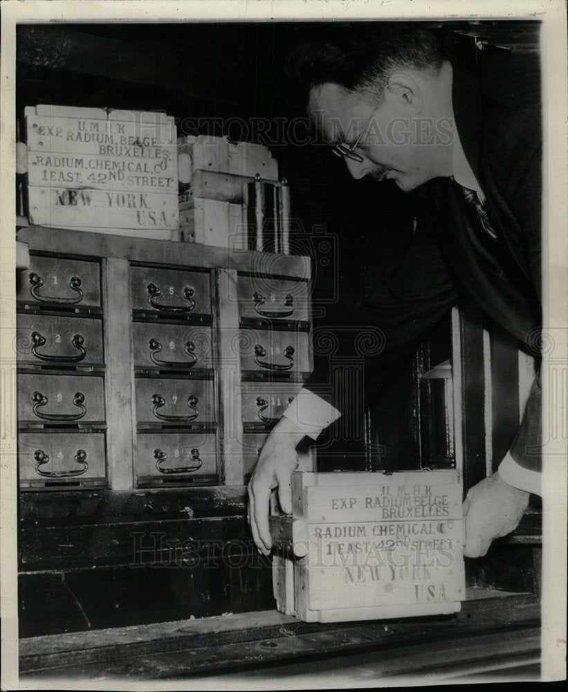 1938 Press Photo Multum Parvo Bureau Washington Radium - Historic Images