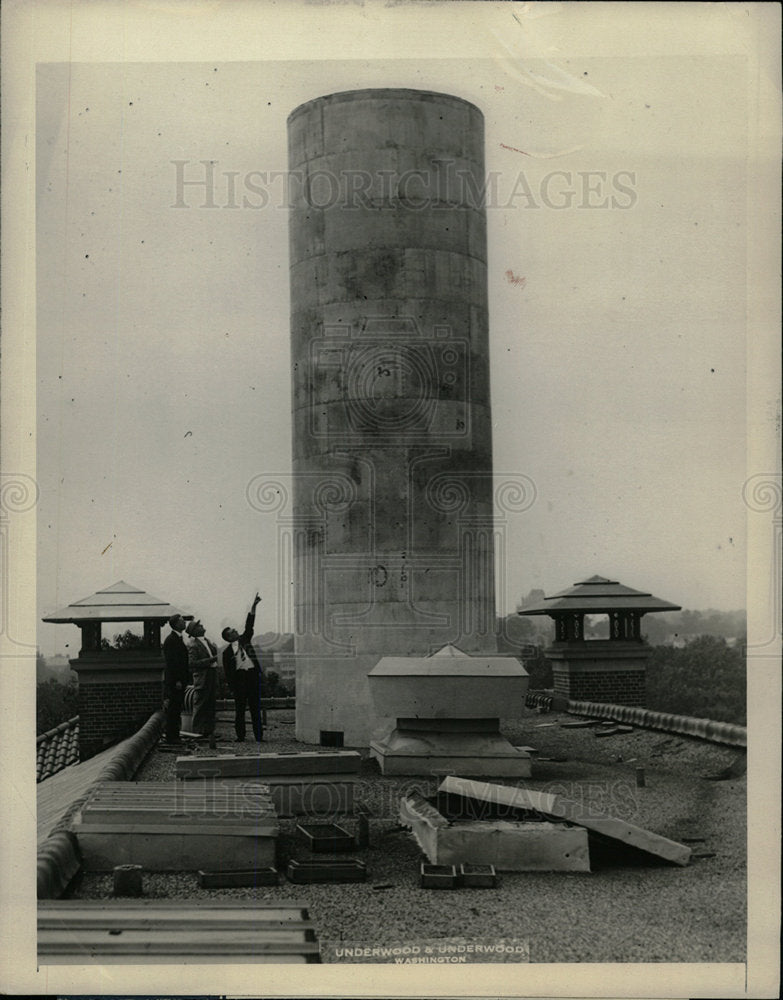 1927 Press Photo Scientist test wind pressure US Stack - Historic Images