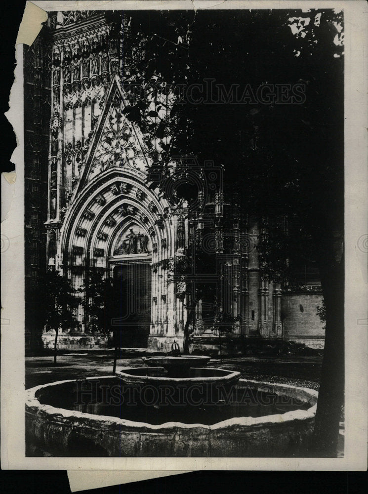 1929 Press Photo Court Oranges Cathedral SEville Spain - Historic Images