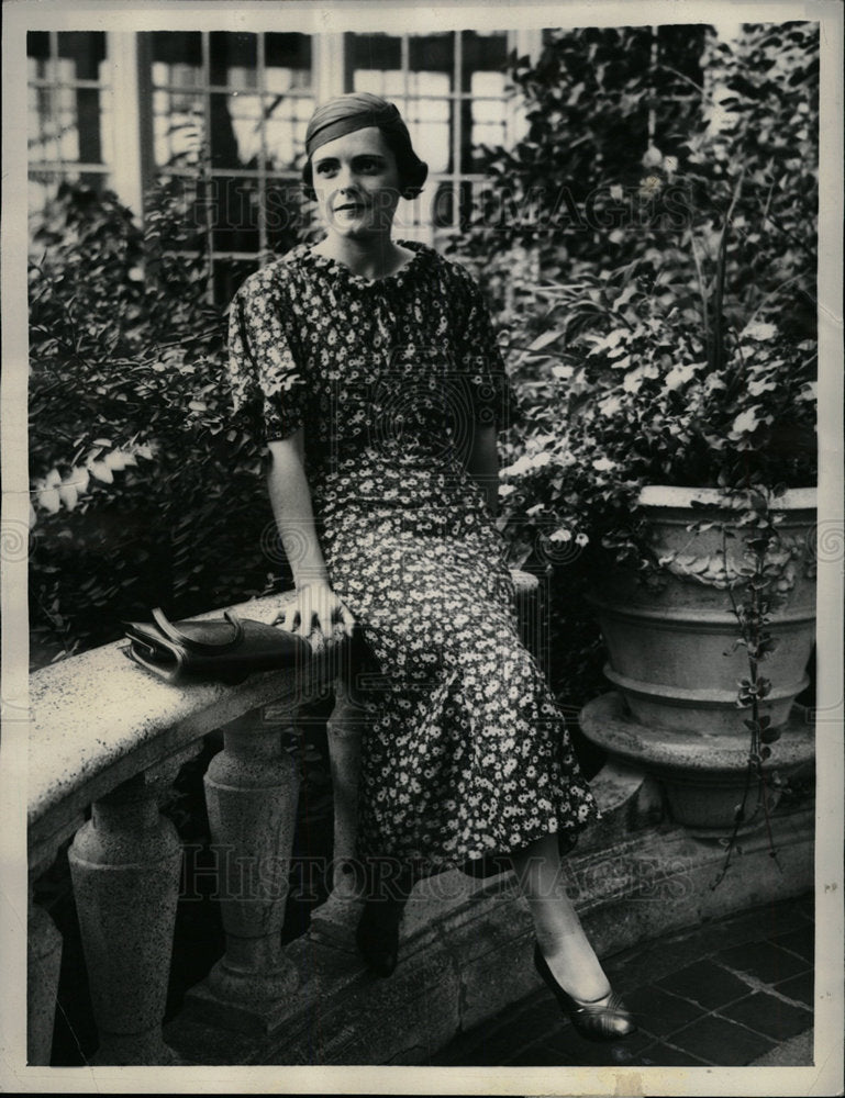 1933 Miss Ruth Googins Charming Picture - Historic Images