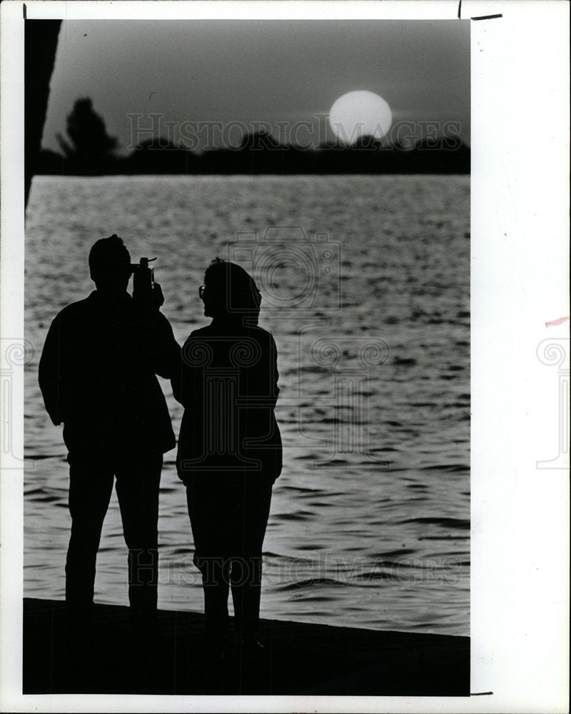 1991 Press Photo Reader Vivian Brackett Barbara Glefke - Historic Images