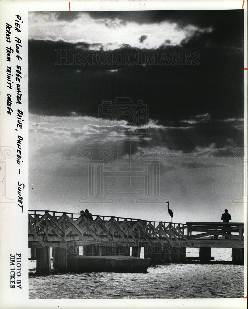 1983 Press Photo Fishermen Pier Edgewater Drive Dunedin - Historic Images