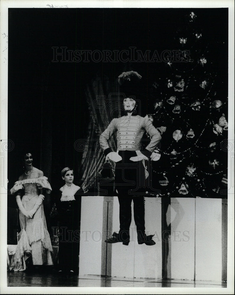 Press Photo Thomas Shoemaker Toy Soldier Nutcracker - Historic Images