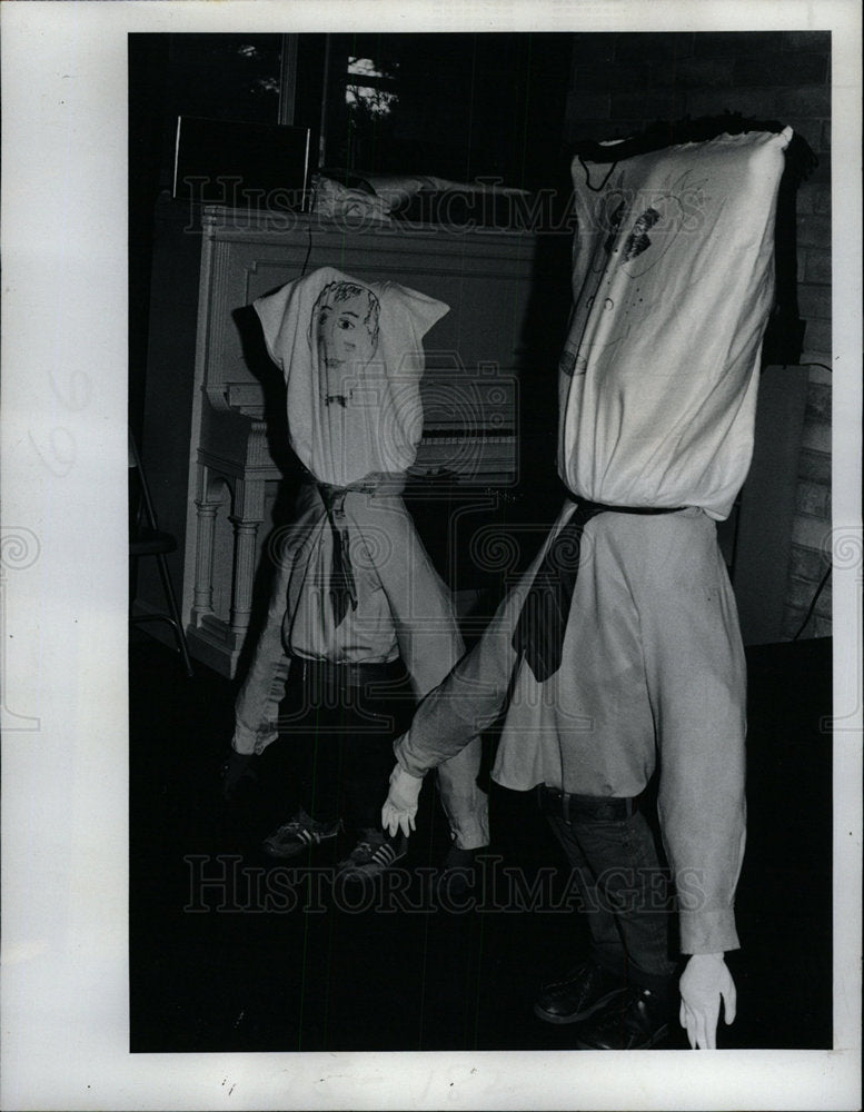 1978 Press Photo Barbara Langlois Charles Hokey Pokey - Historic Images