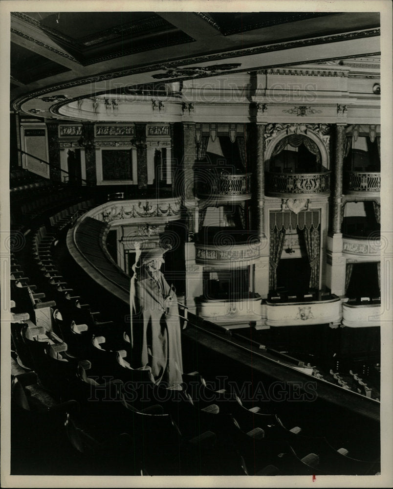 1967 Press Photo  Drury Lane Theatre&#39;s &quot;Man in Gray&quot; - Historic Images