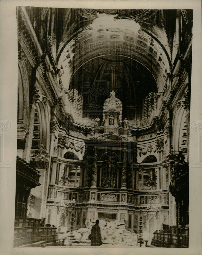 1940 Press Photo Nazi Bomb St. Paul&#39;s Cathedral - Historic Images