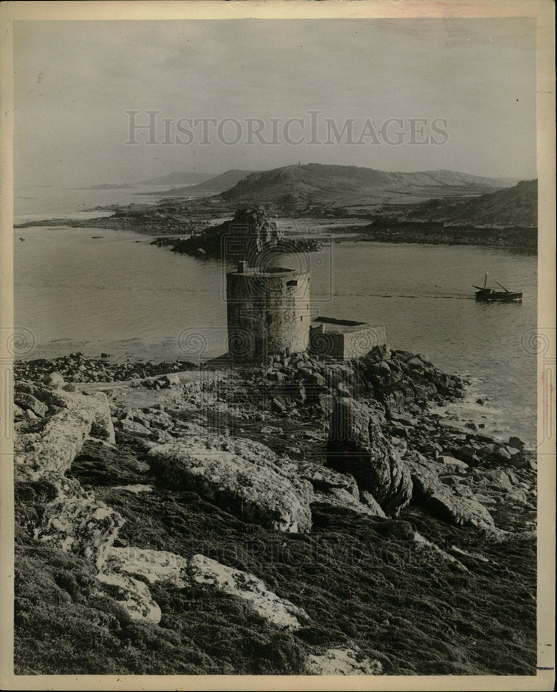 Press Photo Scilliro Runtravel Crop Bottom - Historic Images