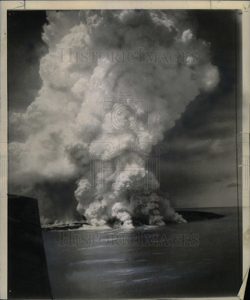 1943 Press Photo Smoke from Volcano, Tiny Ninafou. - Historic Images