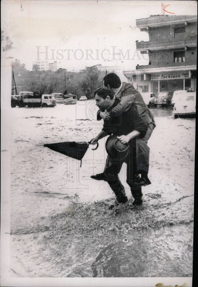 1964Press Photo Rain and Flood cause heavy damage,Italy - Historic Images