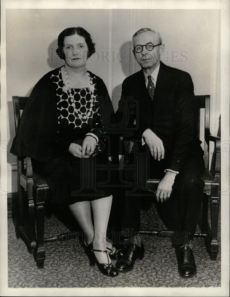 1933 Press Photo RUSSELL T. SHERWOOD WIFE INVESTIGATION - Historic Images