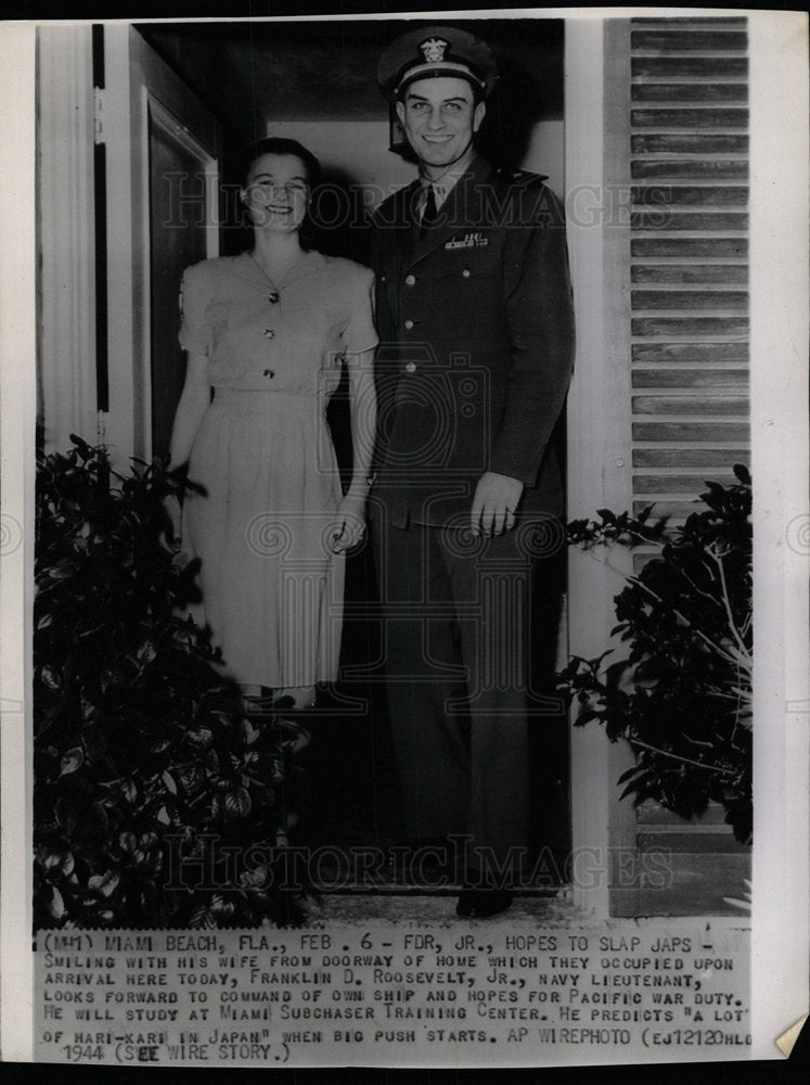 1944 Press Photo Franklin D. Roosevelt Jr and wife - Historic Images