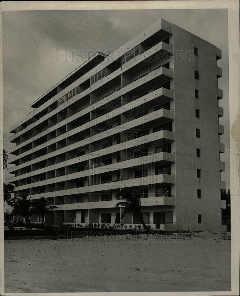 1958 Press Photo Ten Story Starlight Tower Apartments - Historic Images